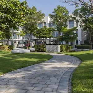 stay-astounding-2-bedroom-holiday-home-with-creek-views.dubaihotelsoffers.com/