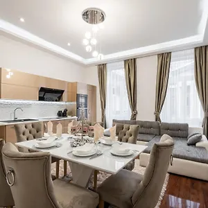 centrum-opera-luxury-apartment.inbudapesthotels.com/